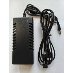 Зарядное устройство 3А (штекерное)